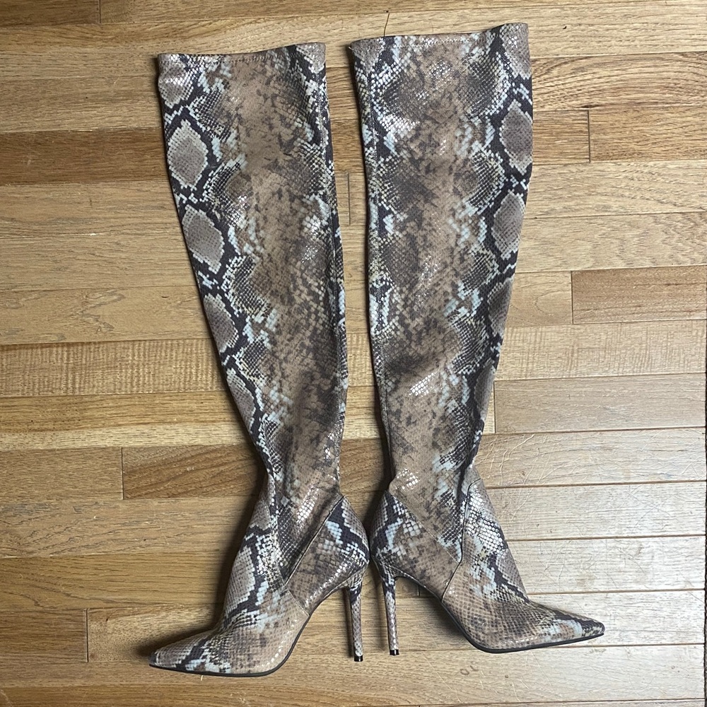 Jessica Simpson WOMENS 8 Snakeskin Animal Print Loury Over Knee Stilletto Boots